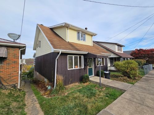406 Oakland Ave, North Charleroi, PA 15022-1222