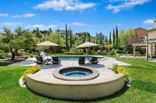 32862 Pine Cir, Temecula CA  92592-1369 exterior