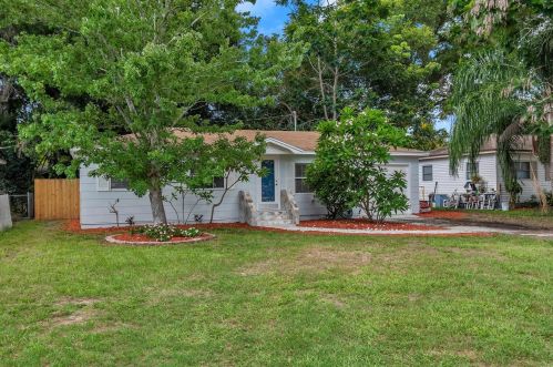 5461 43rd Ter, Saint Petersburg FL  33709-5547 exterior