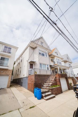 126 26th St, Bayonne, NJ 07002-4903