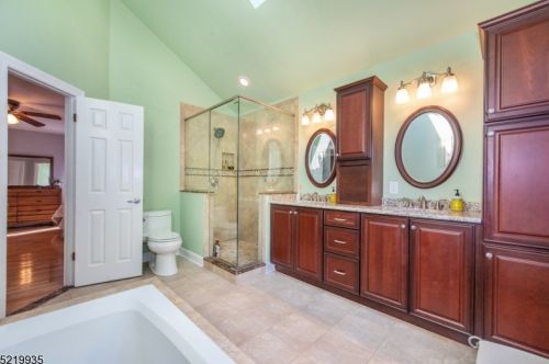 31 Drake Ct, Dover NJ  07869-4851 exterior