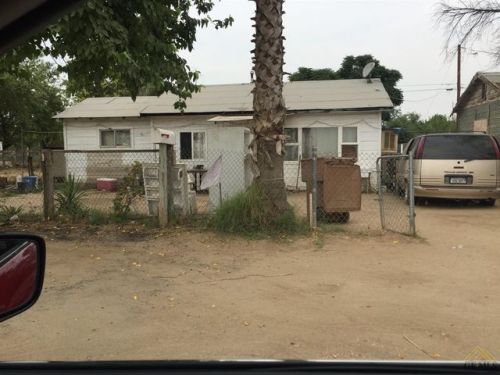 11312 May St, Lamont, CA 93241-2726