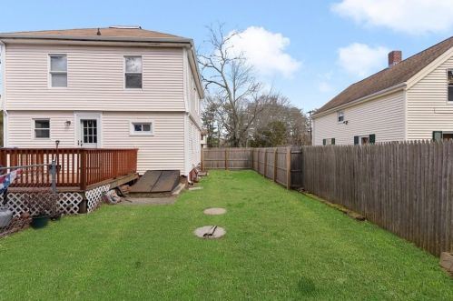 515 Davisville Rd, North Kingstown RI  02852-1761 exterior
