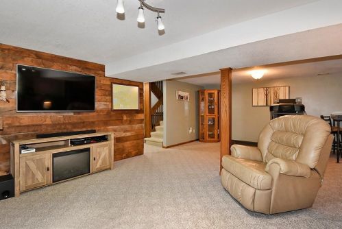 421 10th Ave, Faribault MN  55021-6433 exterior