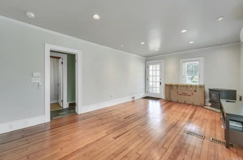 44 Highland Ave, Walden NY  12586-1428 exterior