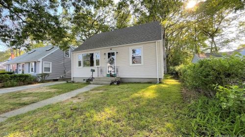 167 Brandegee Ave, Groton, CT 06340-4581