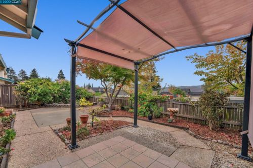 1570 London Cir, Benicia CA  94510-1339 exterior