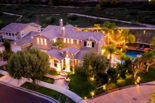 26645 Oak Terrace Pl, Santa Clarita, CA 91381-0742