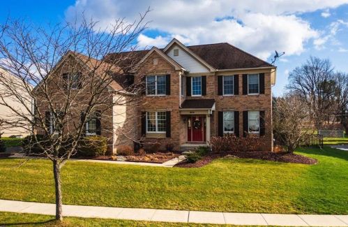 7404 Green Hill Dr, Macungie, PA 18062-8170