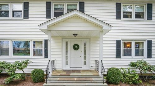 80 Sweet Briar Rd, Stamford, CT 06905-1514