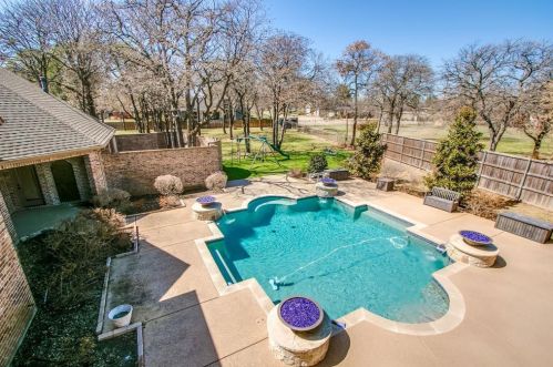 4004 Rothschild Dr, Lewisville TX  75022-5339 exterior