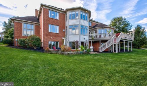 20405 Crimson Pl, Leesburg VA 20175-6362 exterior