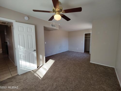 4830 Ferret Dr, Tucson AZ 85742-9543 exterior