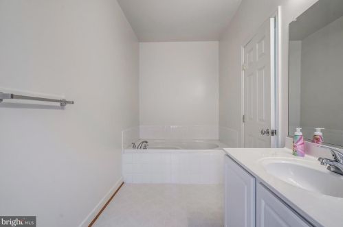 26605 Pennfields Dr, Madison Mills VA  22960-3669 exterior