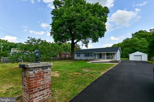 1954 Old Kirkwood Rd, Bear DE  19701-2235 exterior