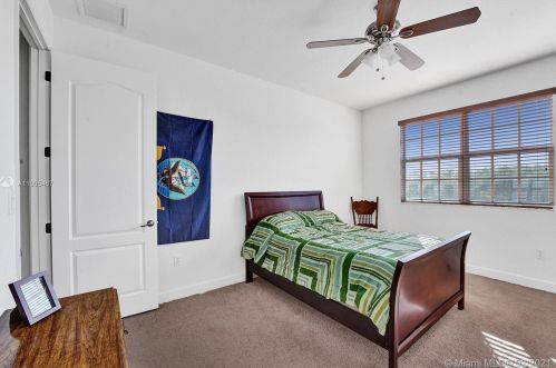 460 147 Ave, Hollywood FL 33027-6104 exterior