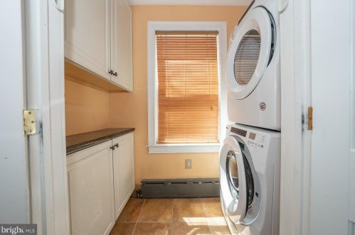 131 Linwood Ave, Ardmore PA 19003-2824 exterior