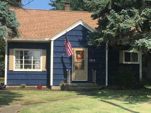 7212 Old Rdg Rd, Fairview PA  16415-1118 exterior