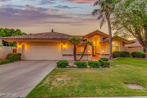 742 39th Way, Mesa, AZ 85205-6109