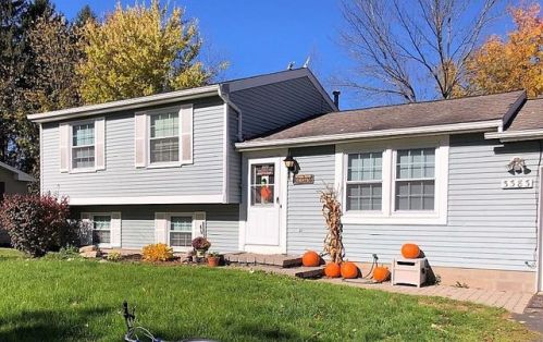3383 Laurel Ct, Walworth, NY 14568-9535
