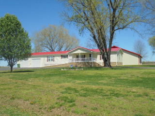 605 Clear Lake Rd, Mc Kenzie, TN 38201-8419