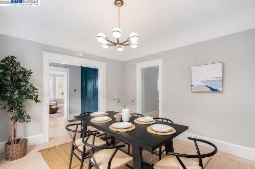441 51st St, Oakland, CA 94609-2144