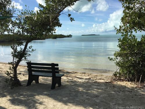 2 Meridian Ave, Key Largo FL  33037-2017 exterior