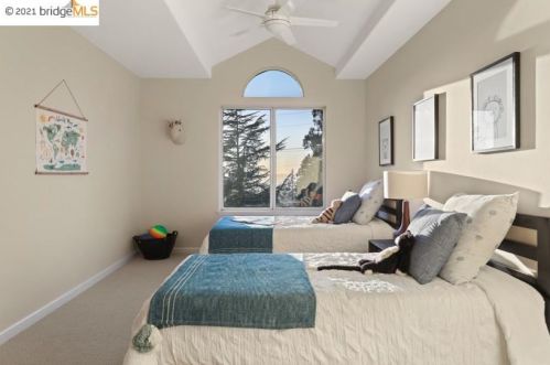 5525 Balboa Dr, Oakland CA 94611-2313 exterior