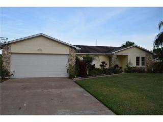 417 Riverwoods Cir, Orlando, FL 32825-8163