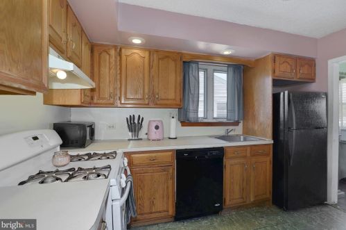 446 Flanders Rd, Gloucester NJ  08031-3020 exterior