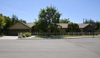 2323 Pine St, Bakersfield, CA 93301-3430