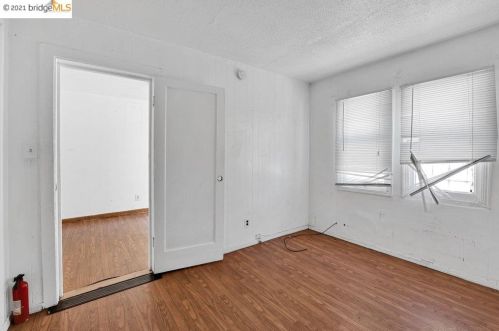 1521 9th St, Oakland CA  94607-1338 exterior