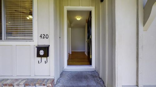 420 Sherwood Dr, Gilroy CA  95020-4221 exterior