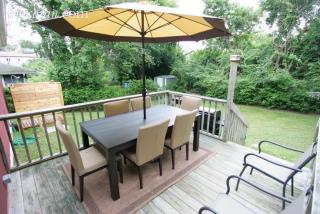 6 Hoyt Pl, Hither Plains NY  11954-5270 exterior