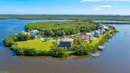4901 Galt Island Ave, Saint James City, FL 33956-2385