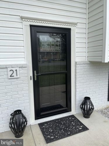 21 Vesta Dr, Fredericksburg, VA 22405-2853