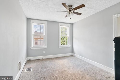 200 Delsea Dr, West Deptford NJ  08093-1221 exterior