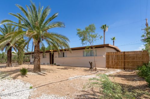 8408 Kenyon Dr, Tucson, AZ 85710-4230