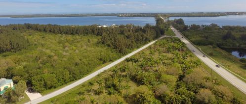 4610 86th Pl, Sebastian, FL 32958-7548
