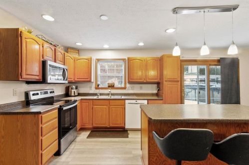 401 Highview Dr, Bellefontaine OH  43311-9145 exterior