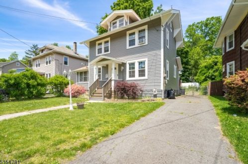 116 7th Ave, Roselle, NJ 07203-1940