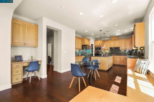 21 Foxglove Ct, Oakley, CA 94561-1829