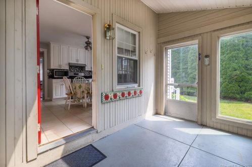 1454 Huntington Rd, Stratford, CT 06614-2349