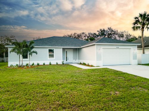 1871 Lewis St, Fort Pierce, FL 34987-2079