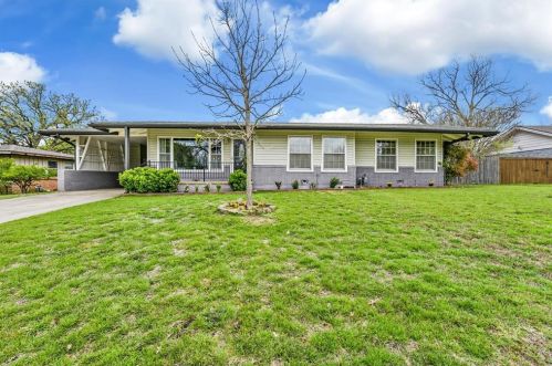 3825 Piedmont Rd, Fort Worth, TX 76116-9412