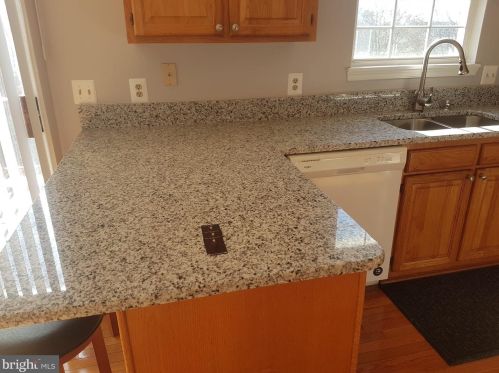 861 Northfield Ct, Harrisonburg VA  22802-4828 exterior