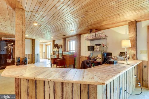 3714 Mountain Rd, Haymarket VA  20169-1739 exterior