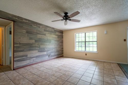 1606 Phillips Ln, Kaufman, TX 75142-2961