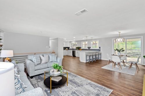 454 Mcmurray Rd, Canonsburg PA  15317-0024 exterior