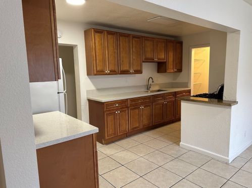 1712 Cherry Ave, Long Beach CA  90806-5821 exterior